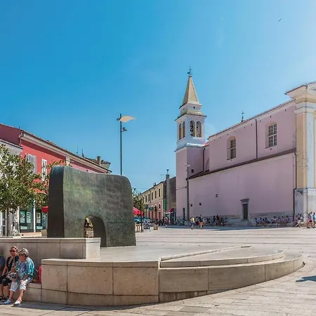 Apartmán Nice In Porec-mugeba With Wifi